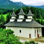 Manastirea-Durau-630x472