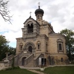 Tina-Roznov, biserică